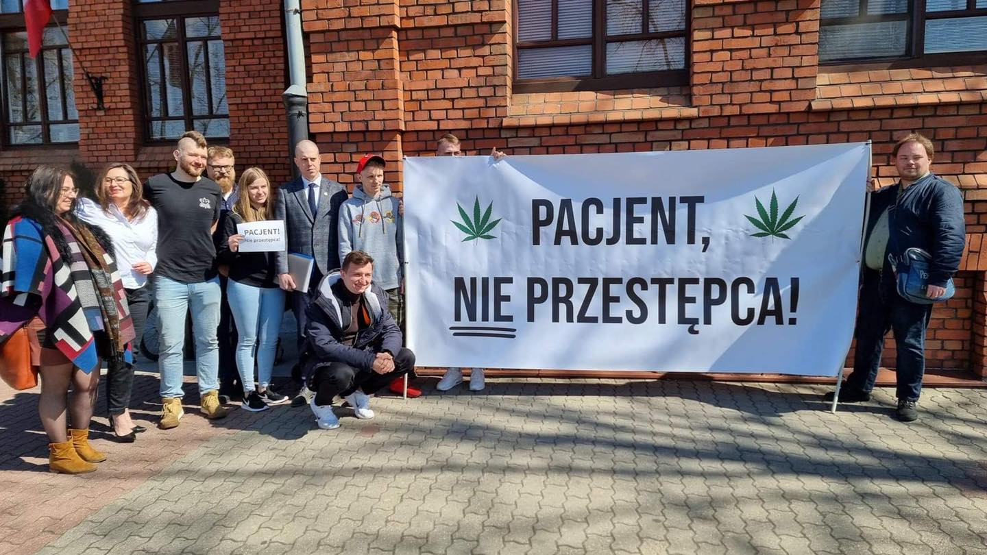 Protest pod Sądem we Włocławku
